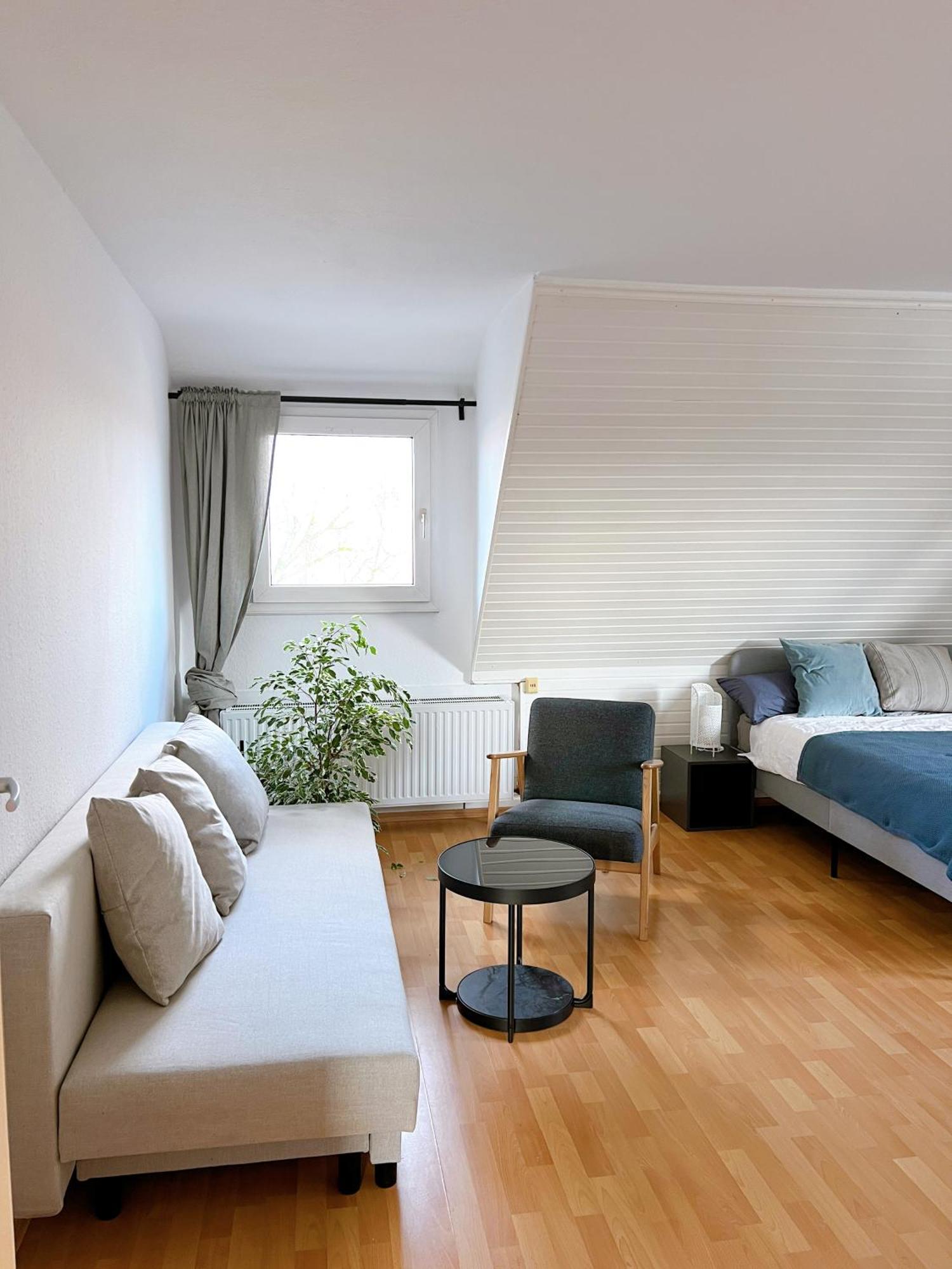City House Нойс Экстерьер фото